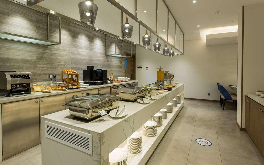 Comfort Hotel Jeddah King Road Экстерьер фото