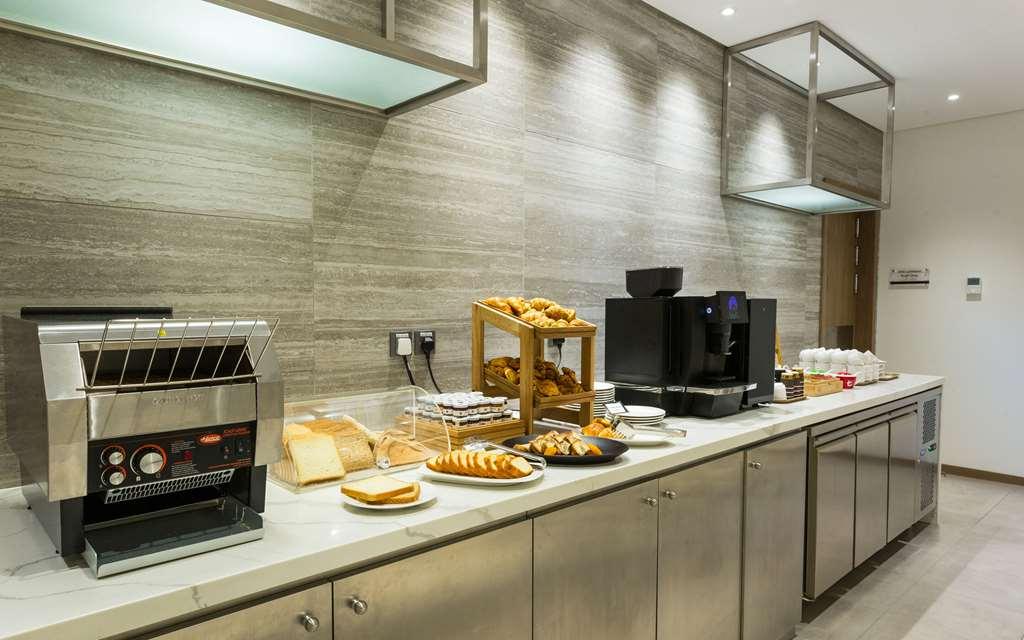 Comfort Hotel Jeddah King Road Экстерьер фото