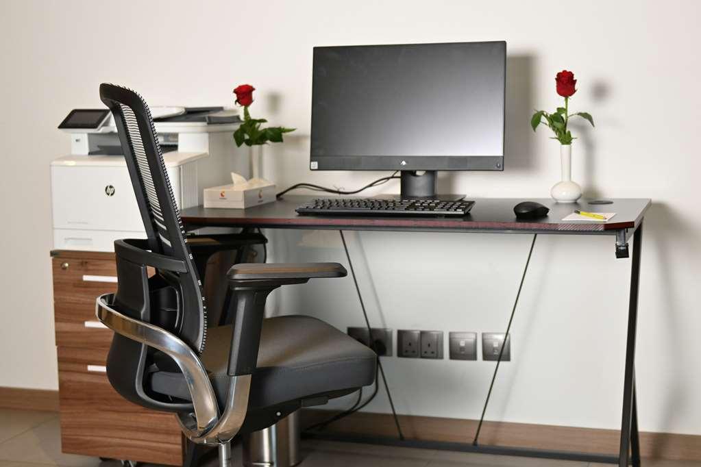 Comfort Hotel Jeddah King Road Удобства фото